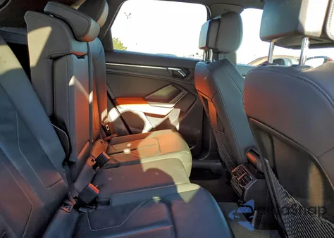 2019 Audi Q3 Premium Plus S-Line z USA, uszkodzony, nr VIN WA1EECF39K1087768